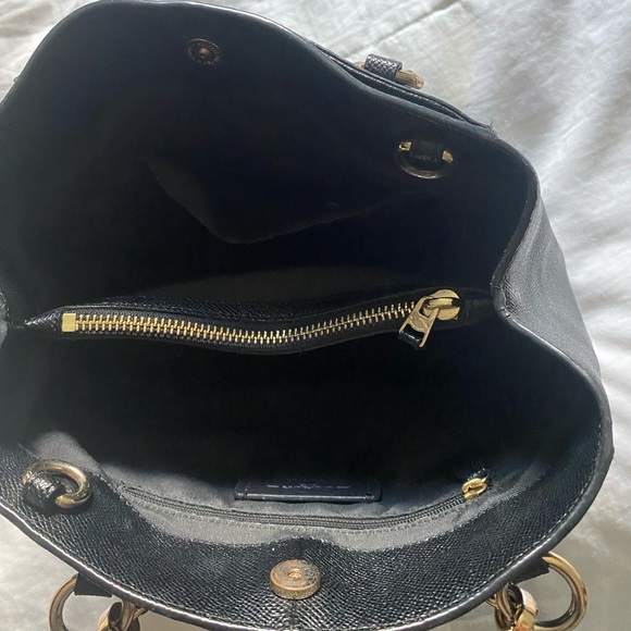 Preloved Leather Coach Shoulder Purse - Picture 5 of 8